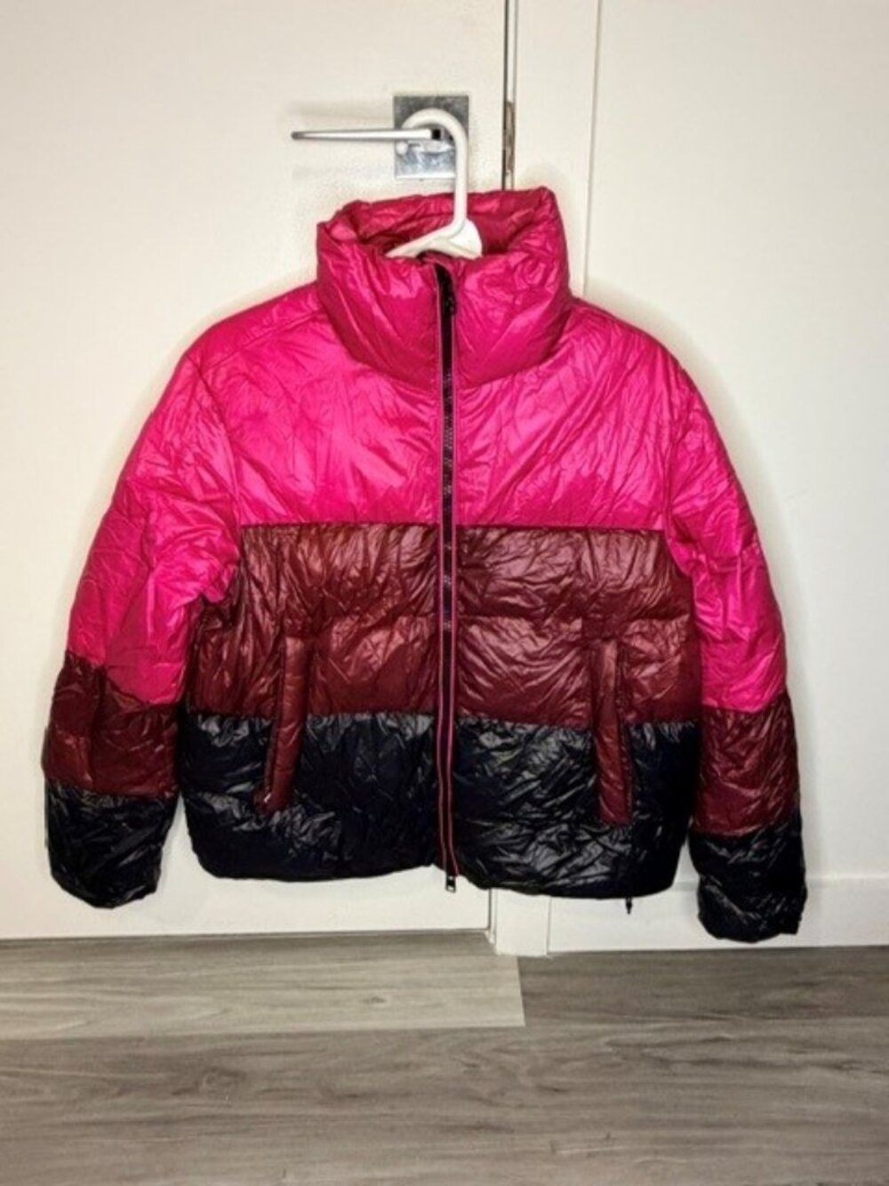 Woolrich XS Colorblock Puffer Jacket With Bag